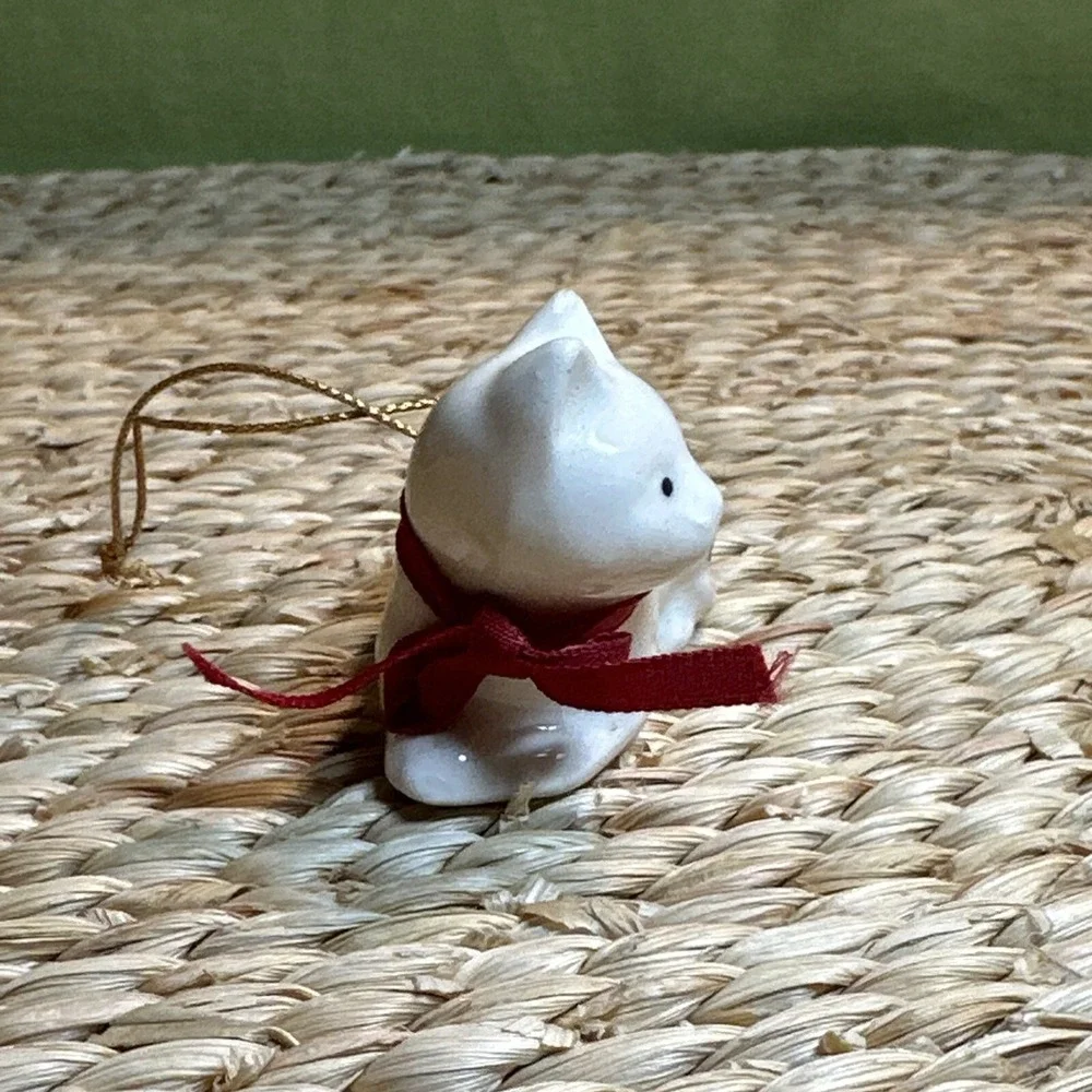 Vintage Takahashi White Porcelain Cat Figurine Ornament‎ Japan 1 1/4